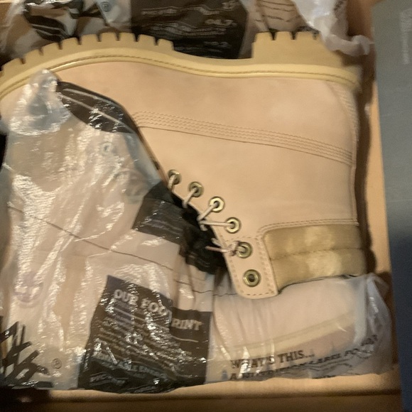 Timberland light brown with brown/white laces and ortholite soles! - Picture 3 of 14